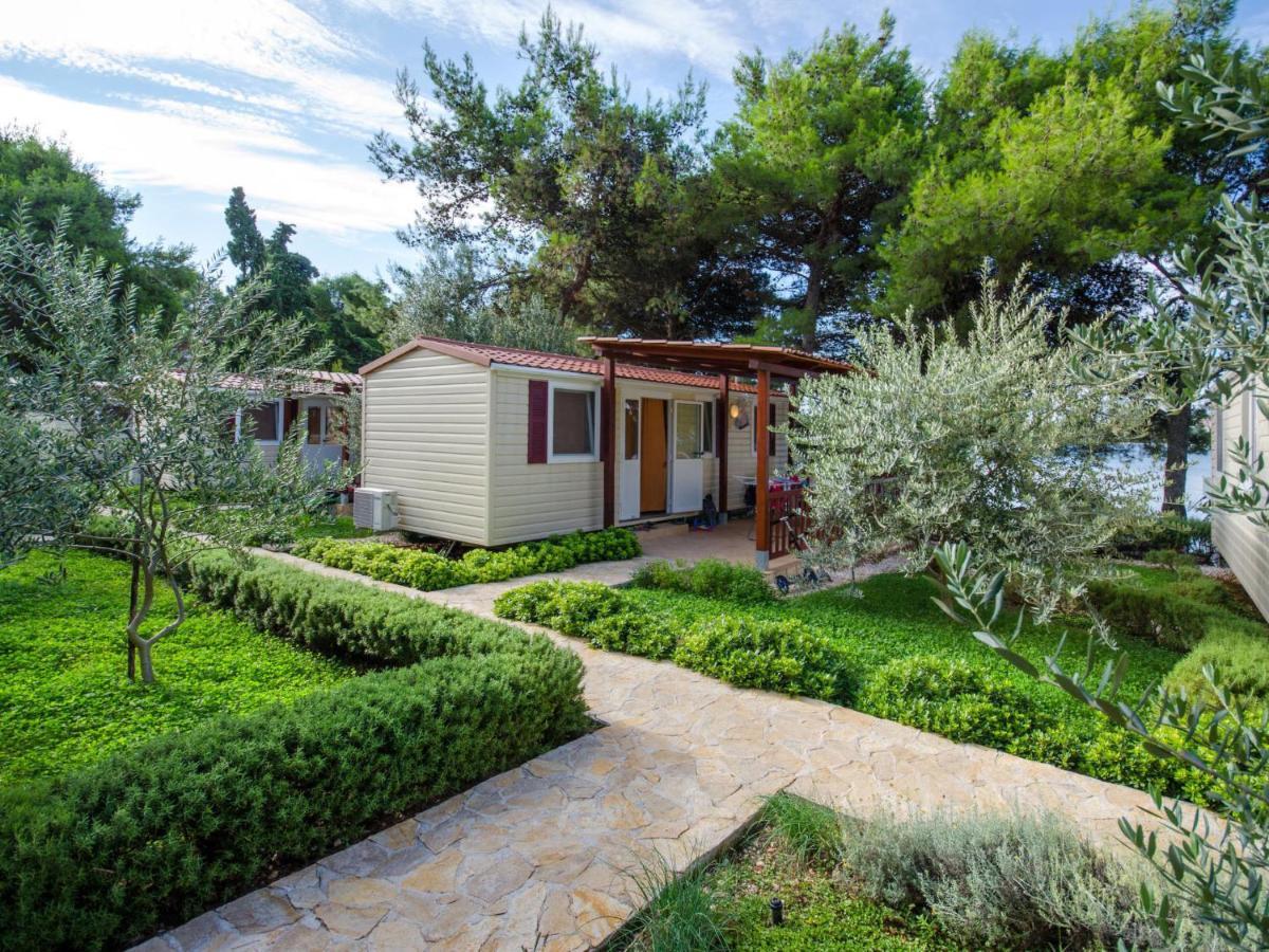 Holiday Home Camp Rozac - TGR215 Trogir Exterior foto